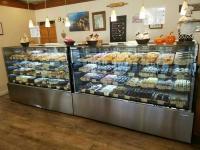 Le triple a glacé Front Glass Bakery Case Fridge antibrouillard avec le refroidissement aéré