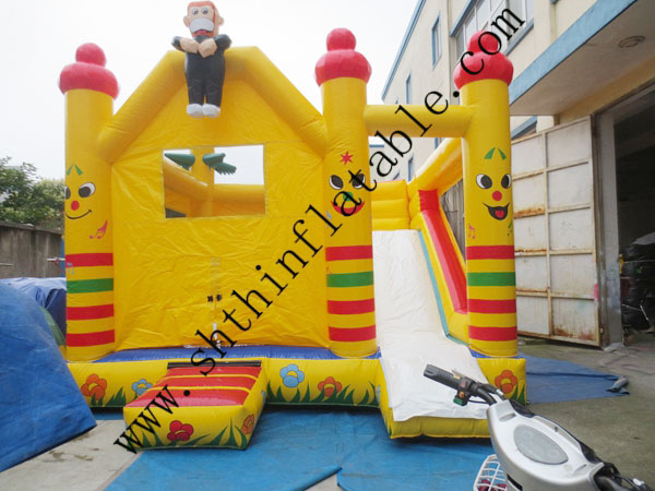 Tong Huan 2014 Inflatable Bounce Castle Jumping Castle 5x5m 0.55mm PVC Tarpaulin 8+ Person Capacity CE Certified Blower