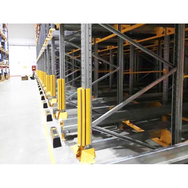 Radio Shuttle Pallet Rack Upright Protectors Rack End Guard Polymer Safety Barrier Traffic Guardrails