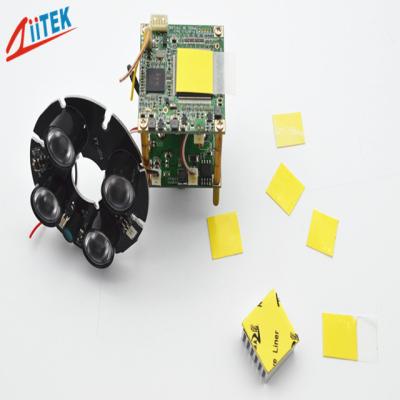almofada altamente termicamente condutora amarela do LCD/diodo emissor de luz, dissipador de calor que refrigera a folha de borracha condutora 3.0W/mK -50 a 200℃