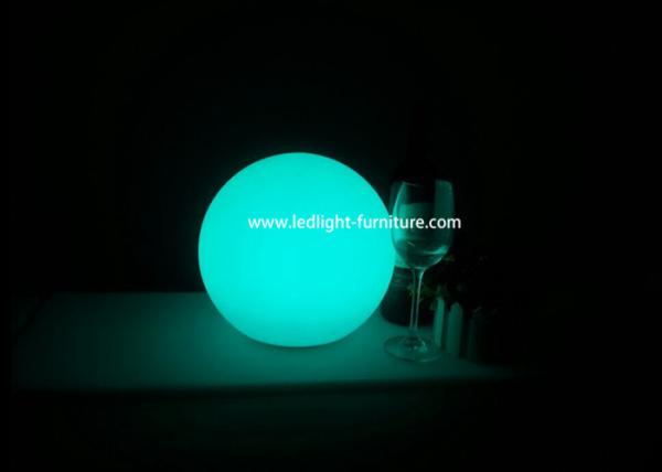 O controlo a distância RGB conduziu a polegada de diâmetro da luz 24 da esfera com carregador padrão