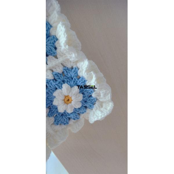 Связанная красотой ручной работы сумка маргаритки сумки подгоняла конструированный