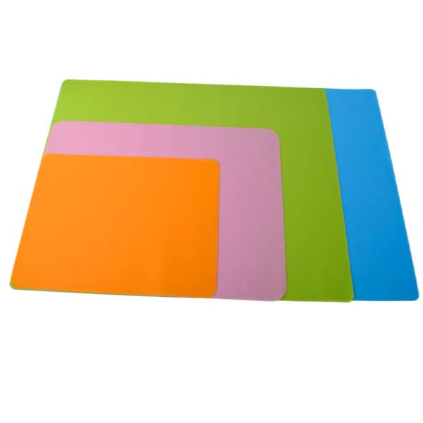 Anti-Skid and Easy Cleaning Silicone Table Mats for Western Food in Rectangle Shape
