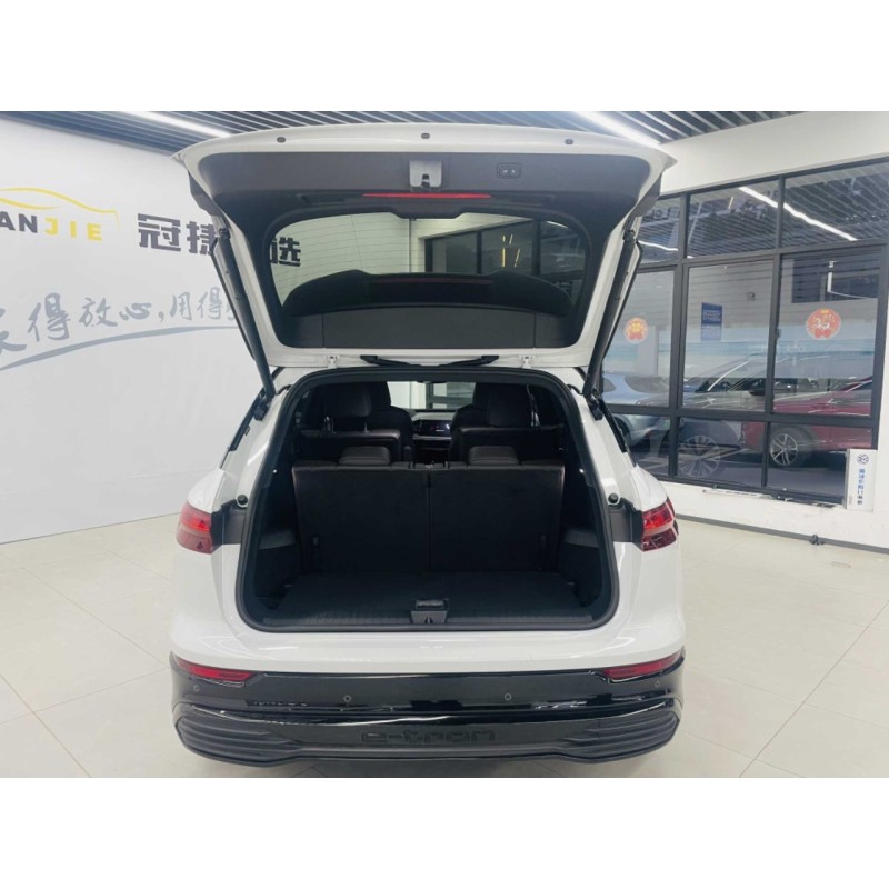 Audi Q5 e-tron 2023 40 e-tron S line Black Warrior