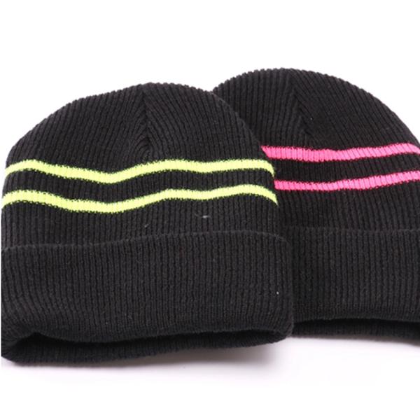 Unisex Wool Winter Hat , Warm Custom Knitted Beanie Hats Plain Color Strings Buckle Closure