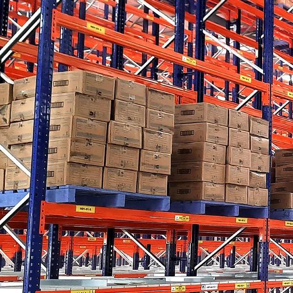 Heavy duty pallet rack