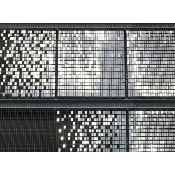 Кинетический фасад пошатывает как волна в ветреном дне для украшать музей и торговый центр