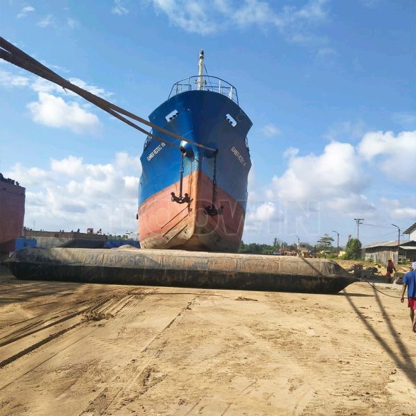 Heavy Duty Ship Launching Marine Rubber Airbags ISO 14409 Compliant