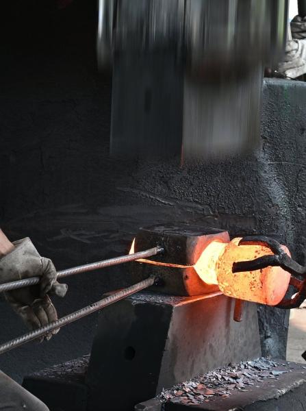 Mining Type Ql60 Hole Drill Bits with Raw Materials and Long Service Life DTH Bit Certified by ISO 9001 2008