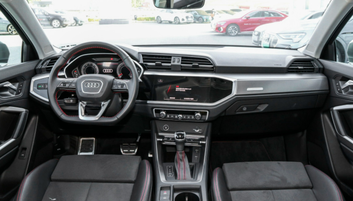 AUDI Q3 2023 Год 45TFSI Quattro Shishang Donggan Версия Бензиновый Внедорожник Компактный Новый