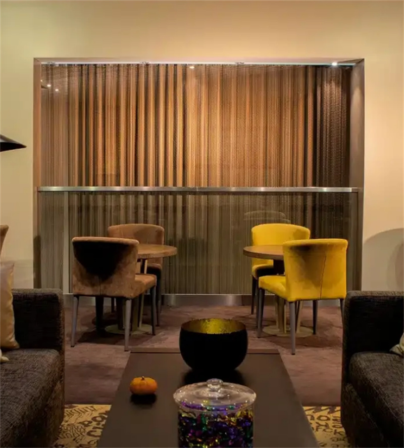 Customized Aluminum Wire Mesh Curtain with 1.2Mm Wire Diameter and Spray Painted Surface