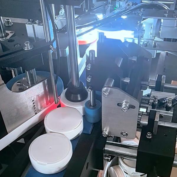 Full Automatic Linear Sticker Labeling Machine Eyedrop Round Small Bottles Cans Jar Labeling Machine
