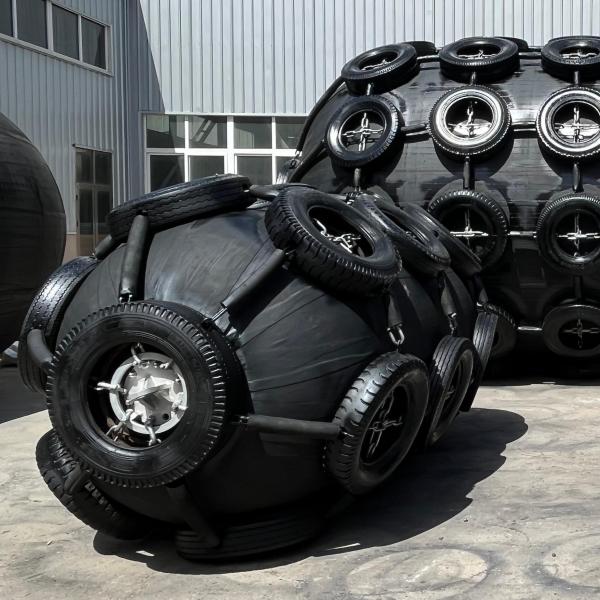 ISO17357 Standard High Performance Pneumatic Rubber Fender With 50Kpa And 80Kpa Inner Pressure For Marine Mooring