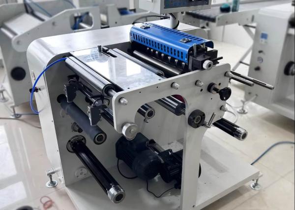 Machine à découper les étiquettes vierges à tourelle automatique 350 mm