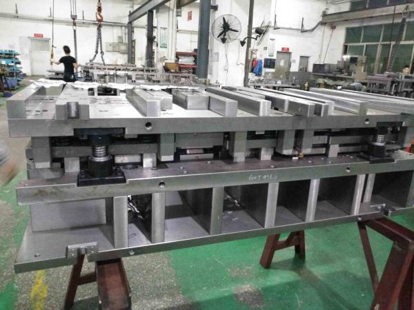 SKD11 Product Material Metal Stamping Mold Parts Precision Progressive Stamping Die