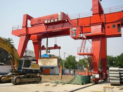 Freight Yard Q235 Q345 Double Girder Gantry Crane 100 Ton MG Type