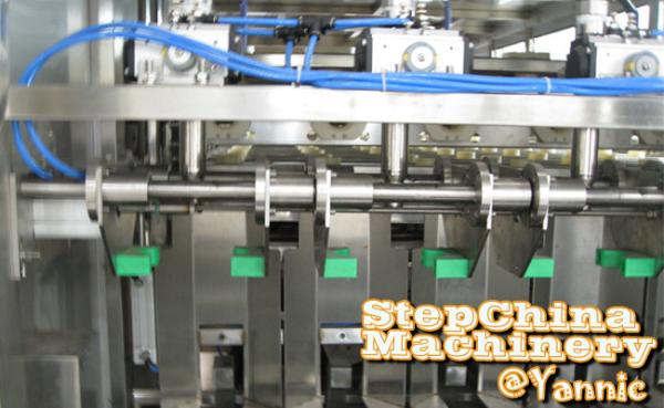 600 BPH Capacity Automatic Bottle Filling Machine 380V 50HZ Three Phase Power