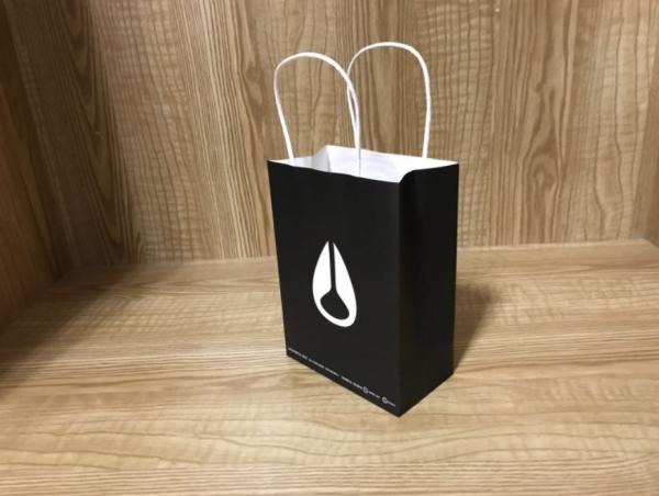 Sacos de compras luxuosos 250gsm Matt Lamination do papel de embalagem