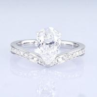 Anel de diamante de 18 quilates em forma de pêra branco de laboratório crescido Princesa de design para presentes para a festa