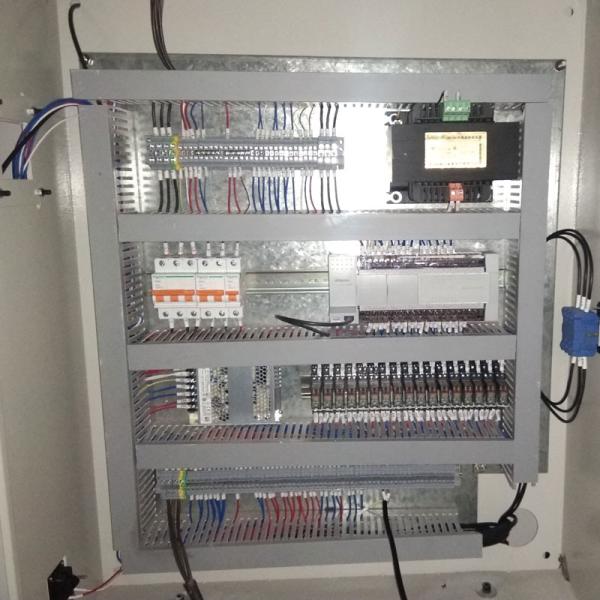 Sola máquina de aluminio neumática del sacador de agujero de la punzonadora 1000*1200m m de la manivela 63T con el alimentador