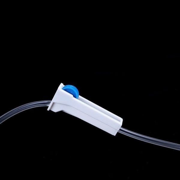 Transparent IV Infusion Set with Adjustable Flow Regulator and 60 Drops/ml for Medical Use