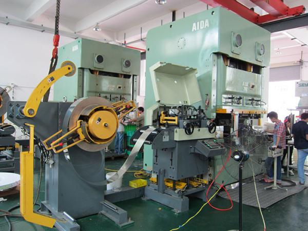 3 In 1 Decoiler Straightener Feeder , Sheet Metal Leveling High Speed Feeder