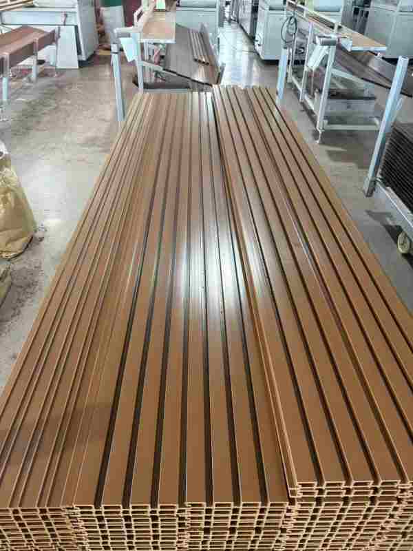 Waterproof Classic Wood Grain WPC Wall Panel