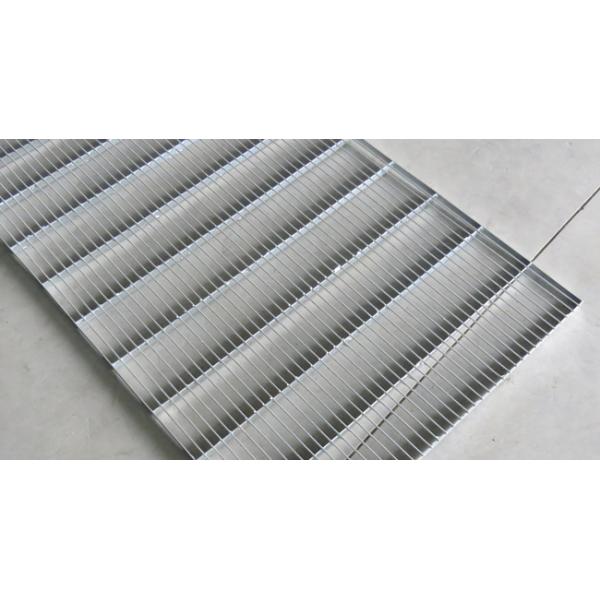 Hot Dip Galvanised Grid Mesh Corrosion Resistant Metal Grate Fence For Poultry Cage