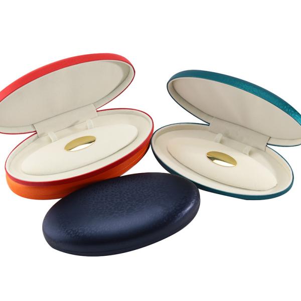 Coffret de bijoux en cuir en PU rectangulaire de luxe sur mesure pour emballage de collier de perles fait à la main