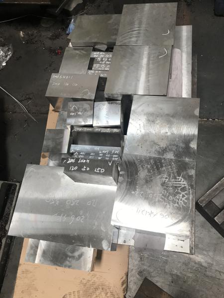 JIS SKD11 Turned Surface Cold Work Tool Steel Dia400mm Forged Steel Round Bar