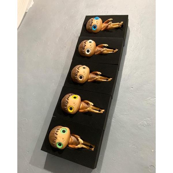 Handpainted Wooden Art Sculpture Gallery With Wall Hanging Type