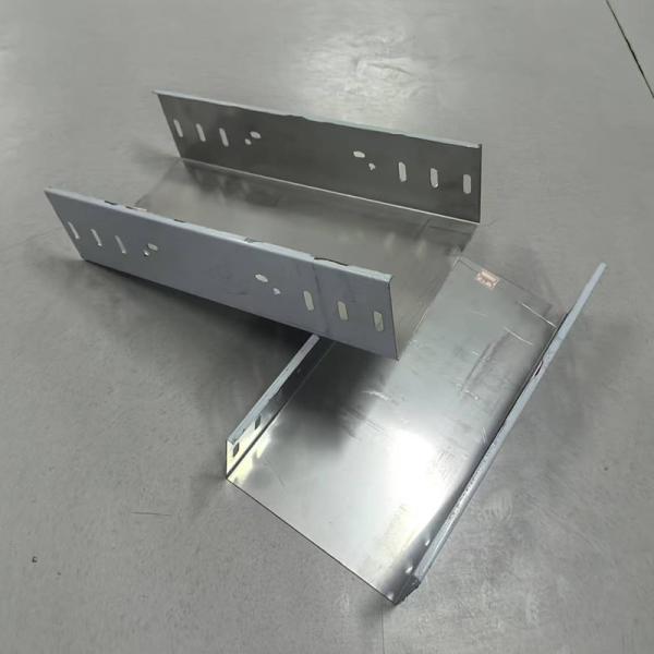 Durabilité support de plateau de câble monté sur le mur résistance au feu non combustible pour les marchés nationaux