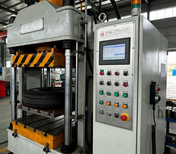 Steam Heating Type Rubber Vulcanizing Machine 20 CBM Size Including PCL Control Method Providing Vulcanizing Performance