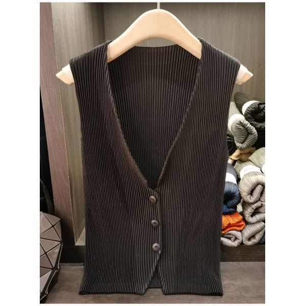 Women's Casual Waistoutwear Short Jacket Spring Summer New Thick Toothpick Pleated Sleeveless Vest with Button Pure Color