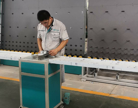 Одобренный CE алюминиевого автомата для резки прокладки полный вручную работая