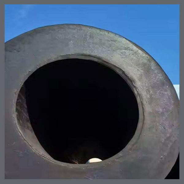 Impact Resistant Cylindrical Marine Fenders for Easy Installation and Weather Saltwater Proof Protection
