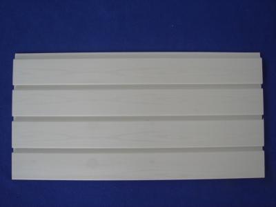 Os painéis de parede brancos da garagem de Woodgrian personalizaram o comprimento para o armazenamento