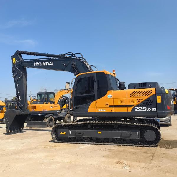 Une nouvelle arrivée de 22 tonnes d'excavatrices Hyundai utilisées Hyundai 225lc-9 Crawler Digger en vente