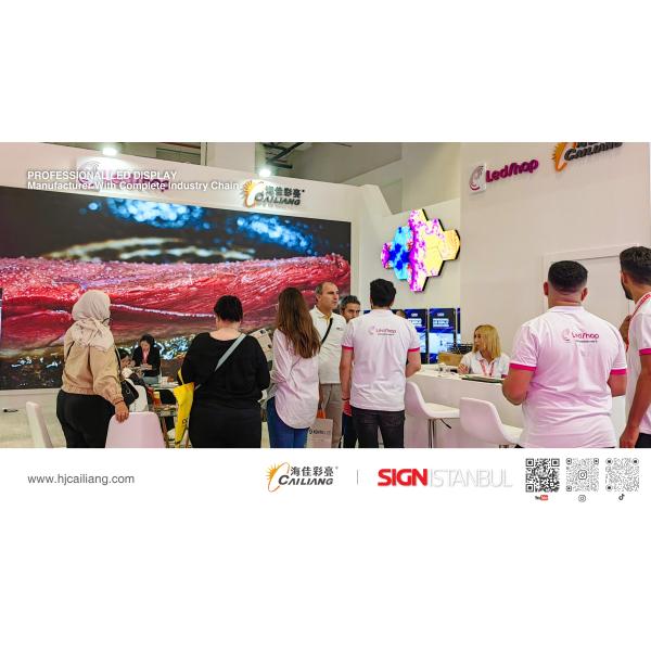 P3.91 250*250mm LED Video Wall for Outdoor Advertising 100000 Hours Working Lifetime