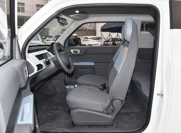 Geely Panda Mini EV Cars 4 Seats Hatchback Electric New Energy 120km NEDC