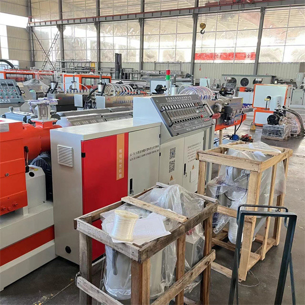 PE PP PA EVA Máquina de tuberías de plástico corrugado de doble pared con bomba de vacío