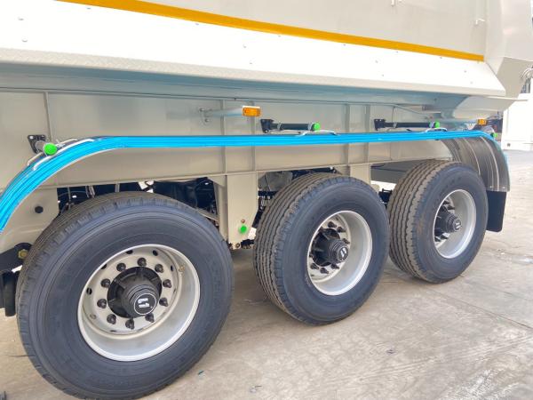 9t Grade 3 Axle Rear Dump Tipper Trailer With 1310mm Wheel Base