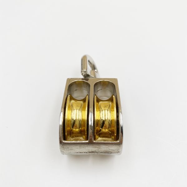 Double Swivel Pulley