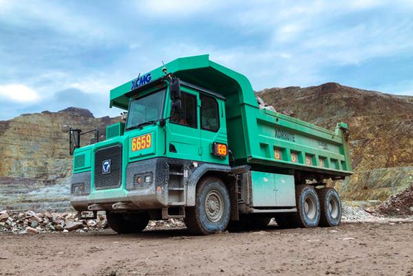 ELECTRIC WIDE BODY MINING DUMP TRUCK  FOR MINING OPERATIONS