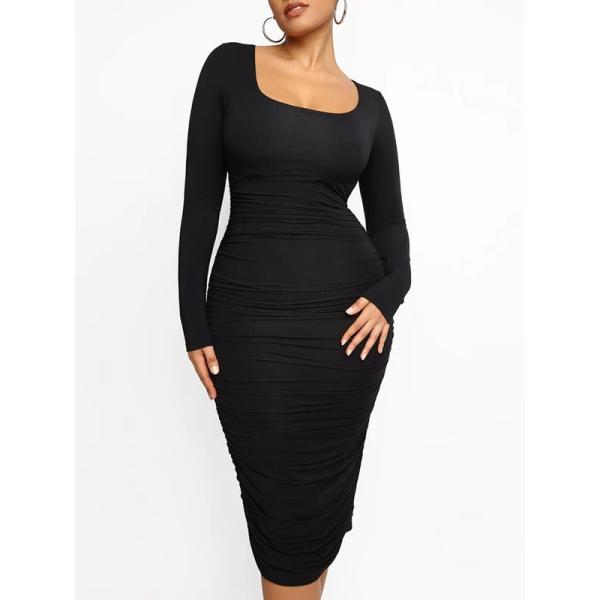 Трикотажное платье с длинным рукавом и длинной шеей