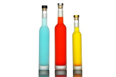 Aparência elegante de vidro branca alta de vidro colorida das garrafas de vinho