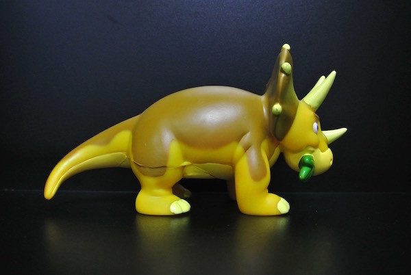 6 Inch Yellow Dinosaur Collectible Vinyl Toys 80 - 90 Degree For Kids Play