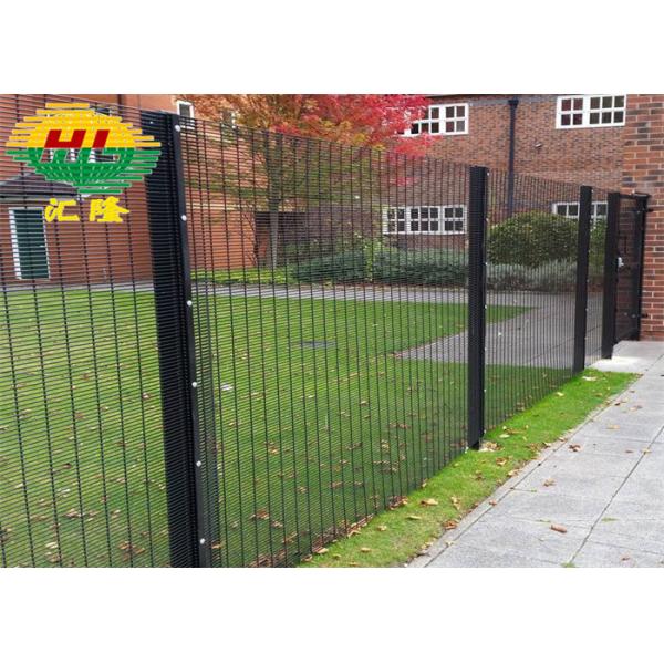 4.0mm / 8 Gauge Wire Diameter Welded Mesh Fence Pvc Coated 358 square post