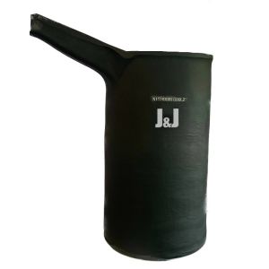 Silicon Carbide Graphite Crucible With Pouring Nozzle Cylindrical Shape