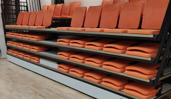 Silver Retractable Bleacher Chairs Seating Capacity 30-300